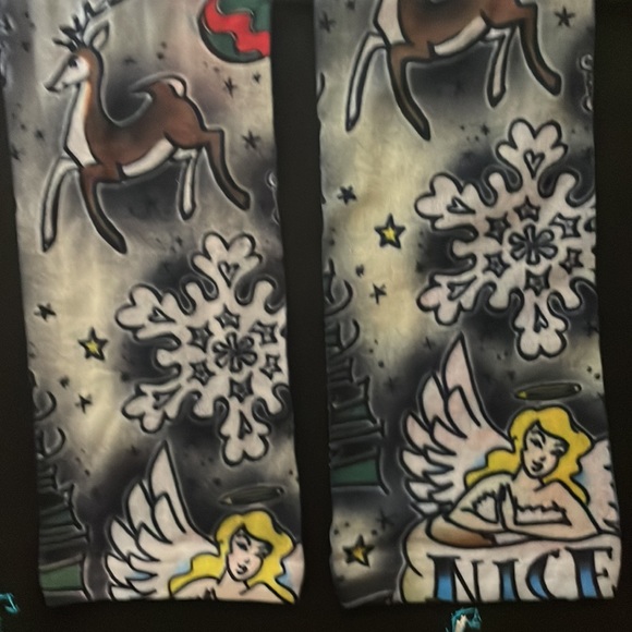 Sleeves - yellow pair worn once, X-Mas themed never worn. Fun way to keep warm! - Picture 4 of 14